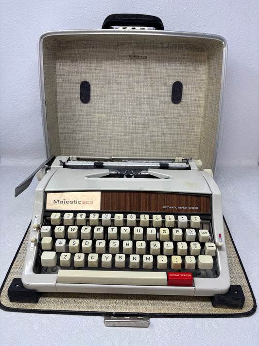 Majestic 800 Typewriter