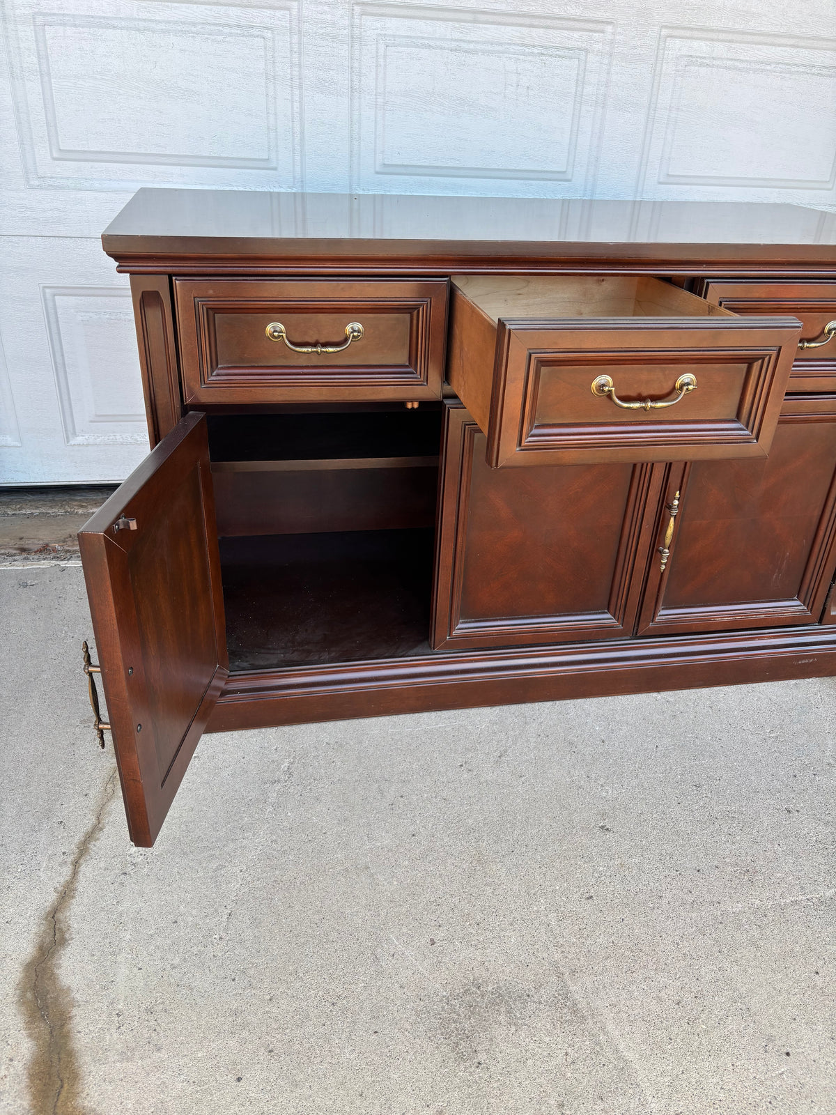 “Deilcraft Fine Furniture” Sideboard