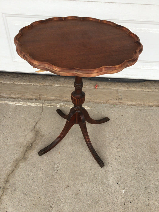 Antique Pie Crust Side Table (damaged under the top)