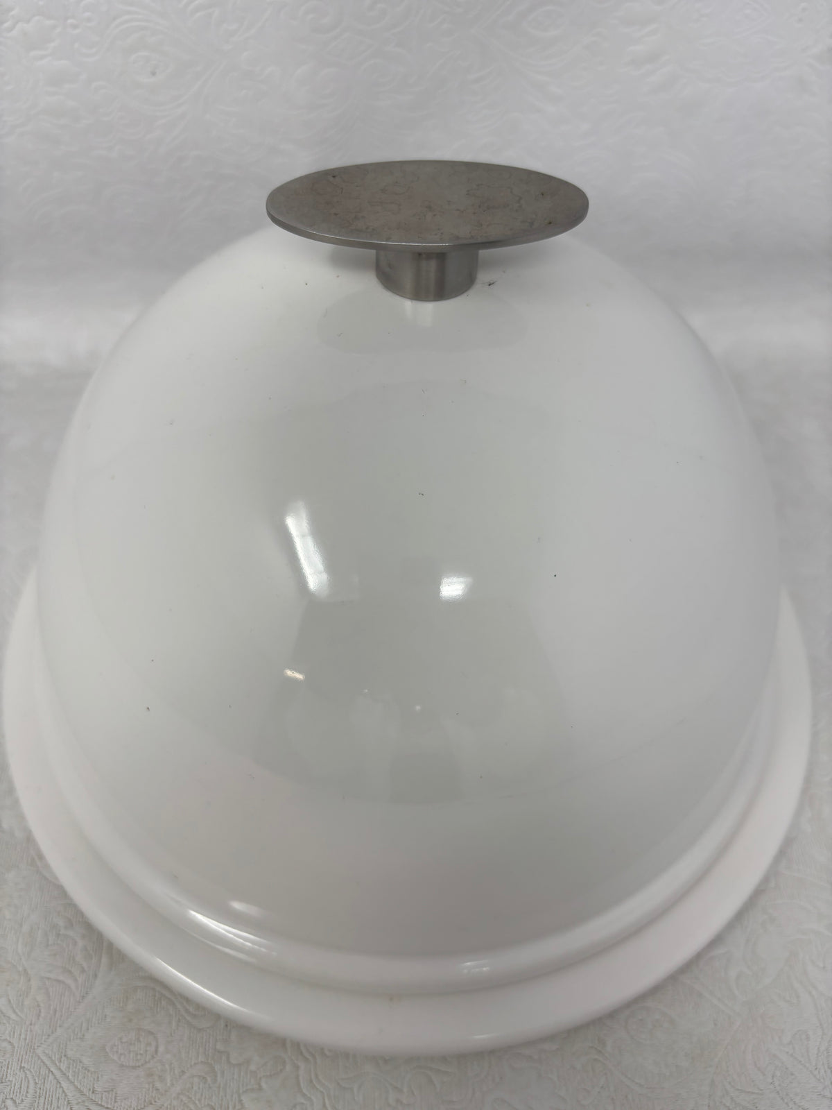White di Mani Cloche Serving Dish