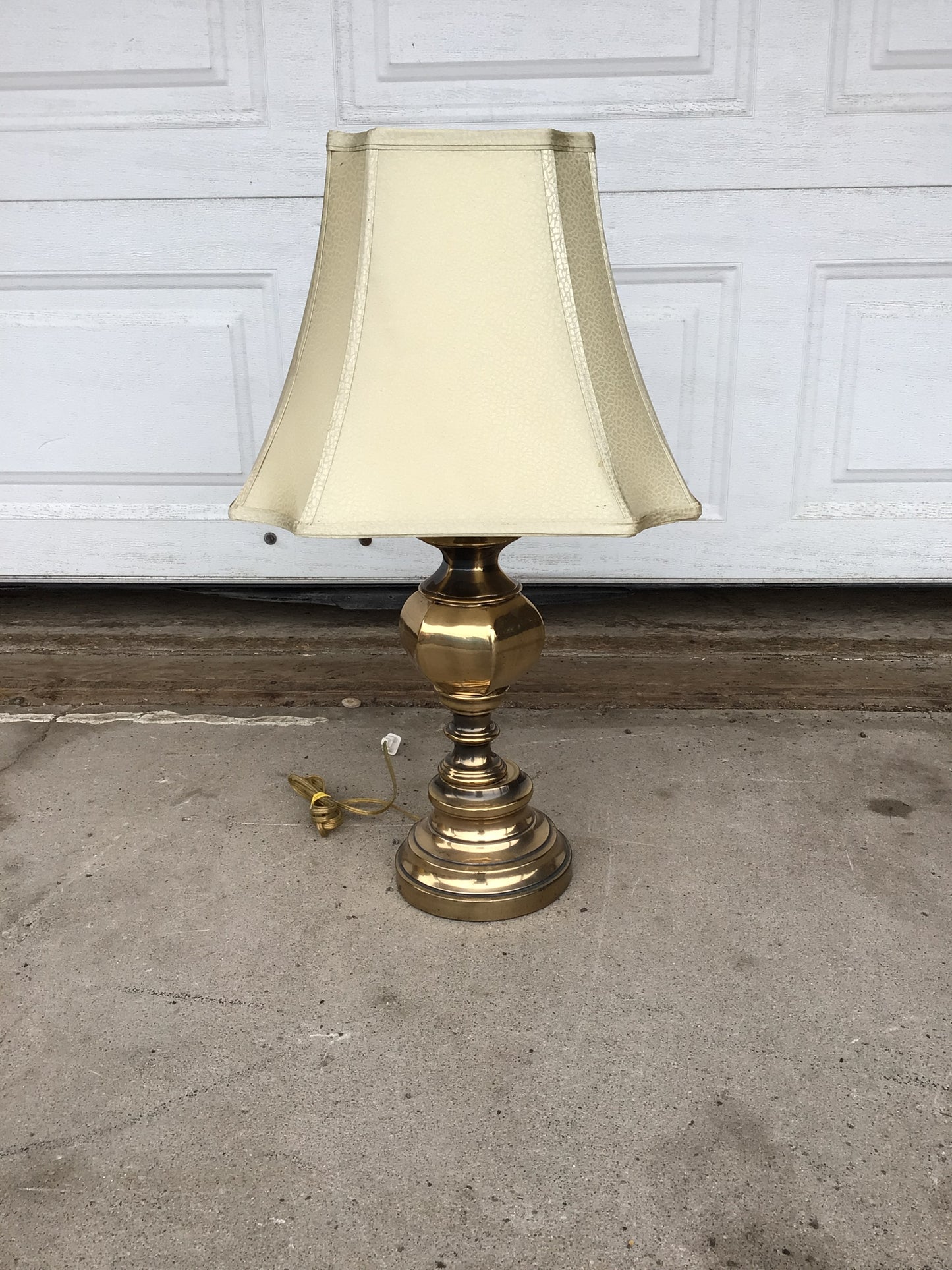 Lumiray Brass Lamp with Shade