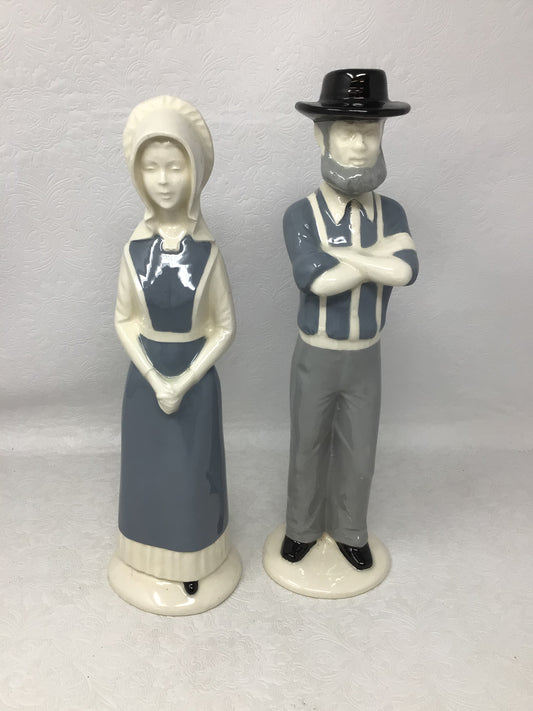 Set of 2 Vintage Ceramic Figurines - “Amish Couple”