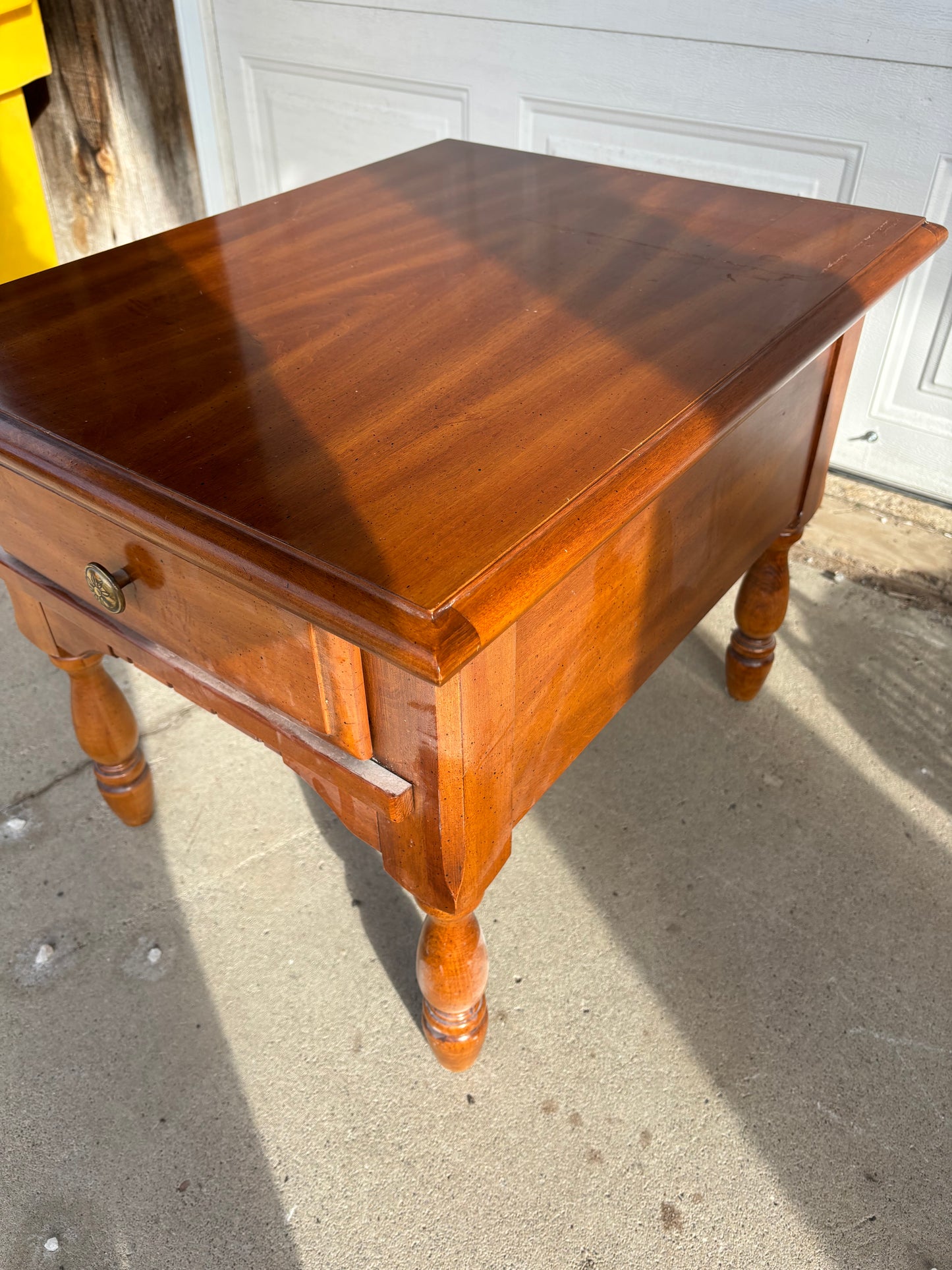 Vintage KROEHLER Canada Nightstand/End Table