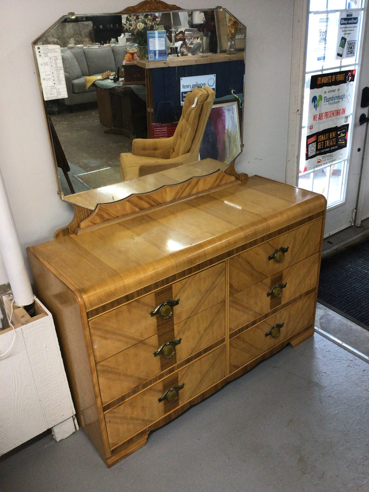 Vintage 1930s Art Deco Dresser