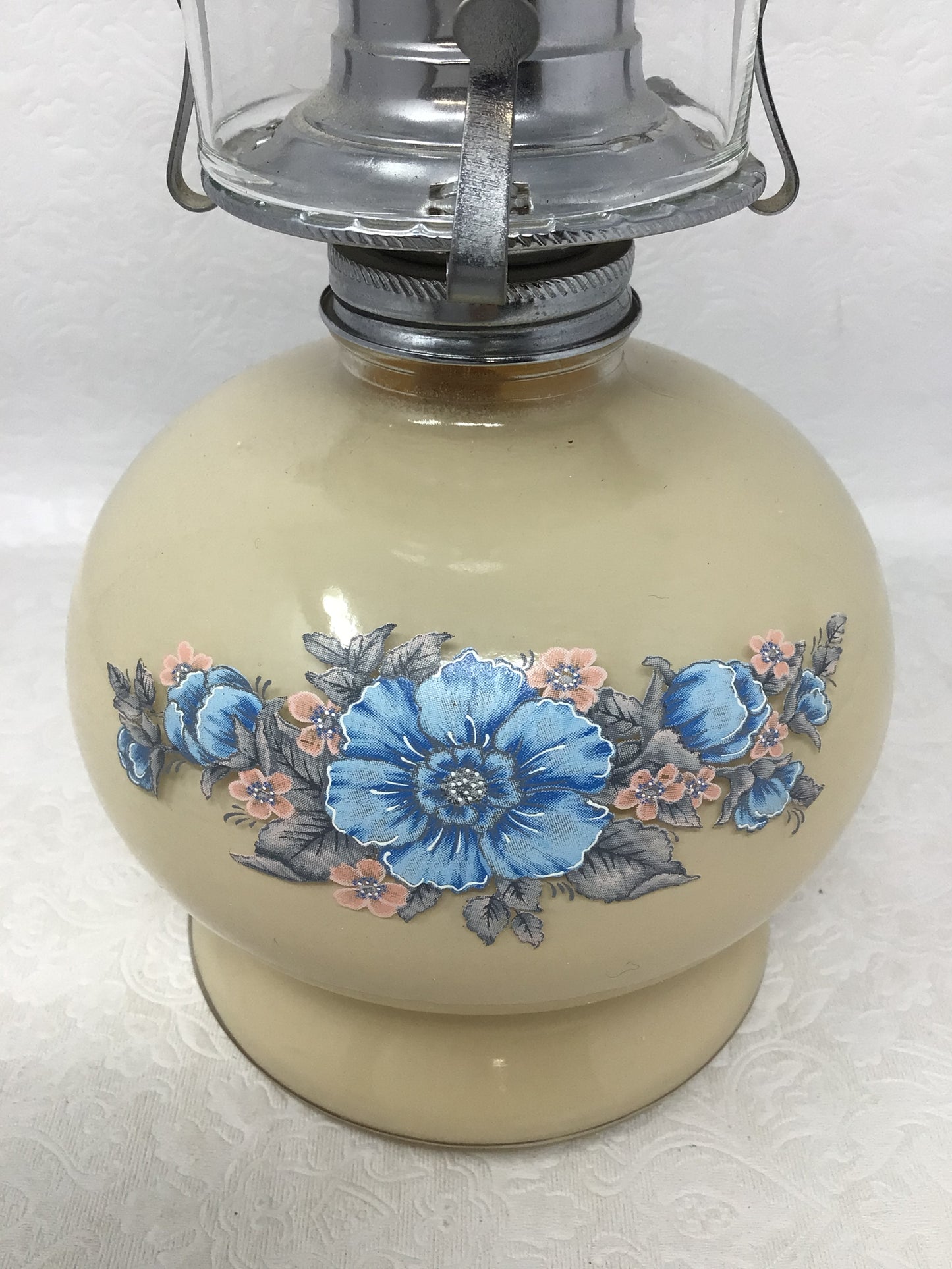 Vintage Victoria Rose Oil Lamp