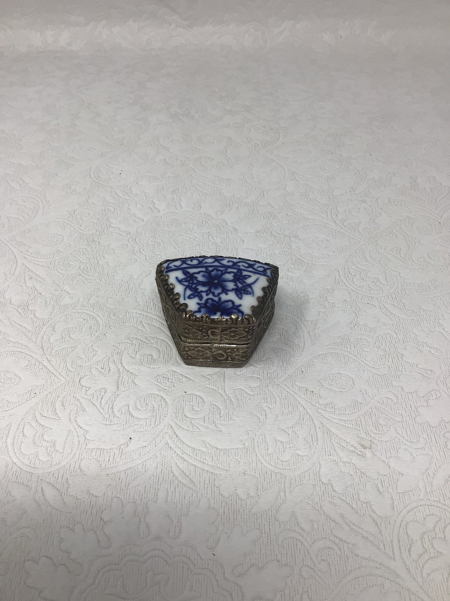 Vintage Chinese Shard Box