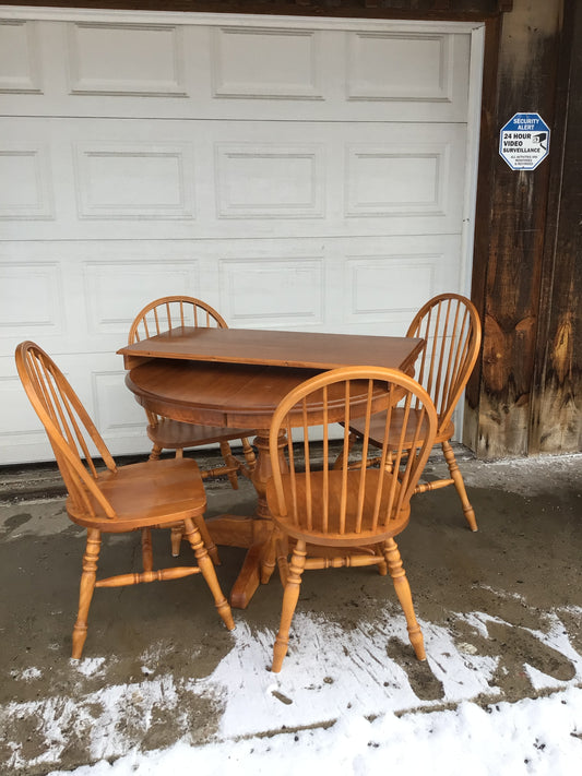 Wooden Pedestal Table with Four Chairs and Leaf