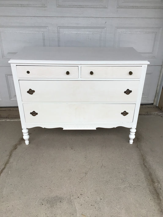 White Vintage Style Dresser