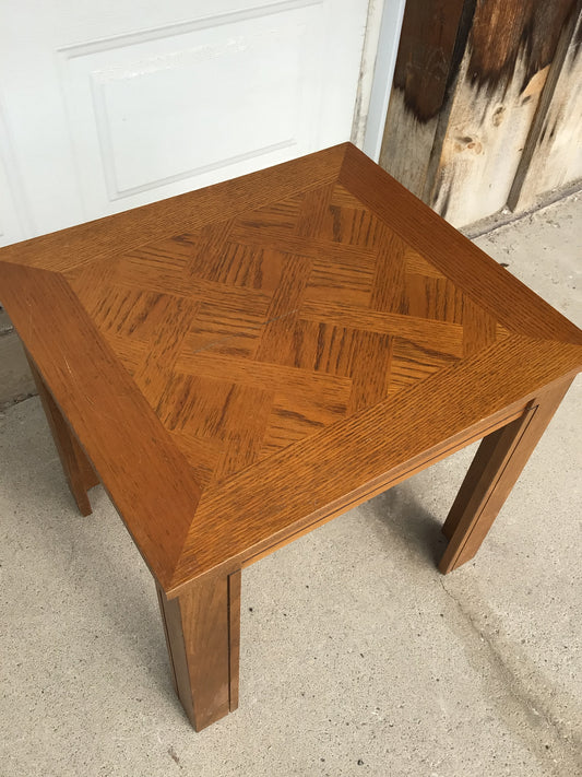Oak End Table (small scratch)