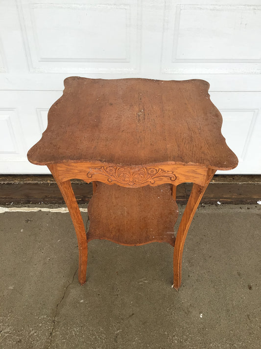 Vintage Queen Anne-style Side Table