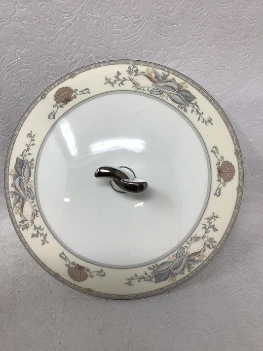 Mikasa Covered Casserole Dish