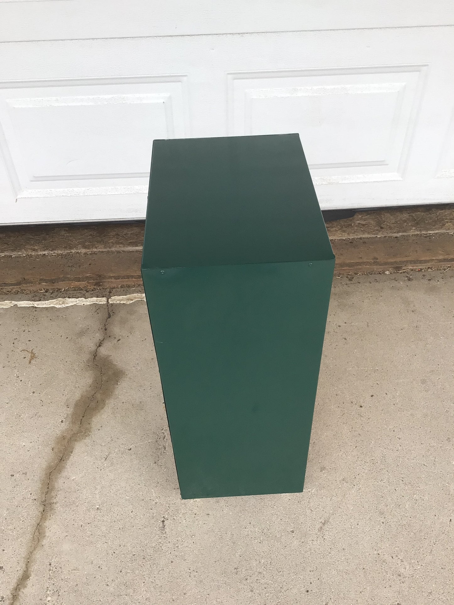 Metal Base Storage Unit