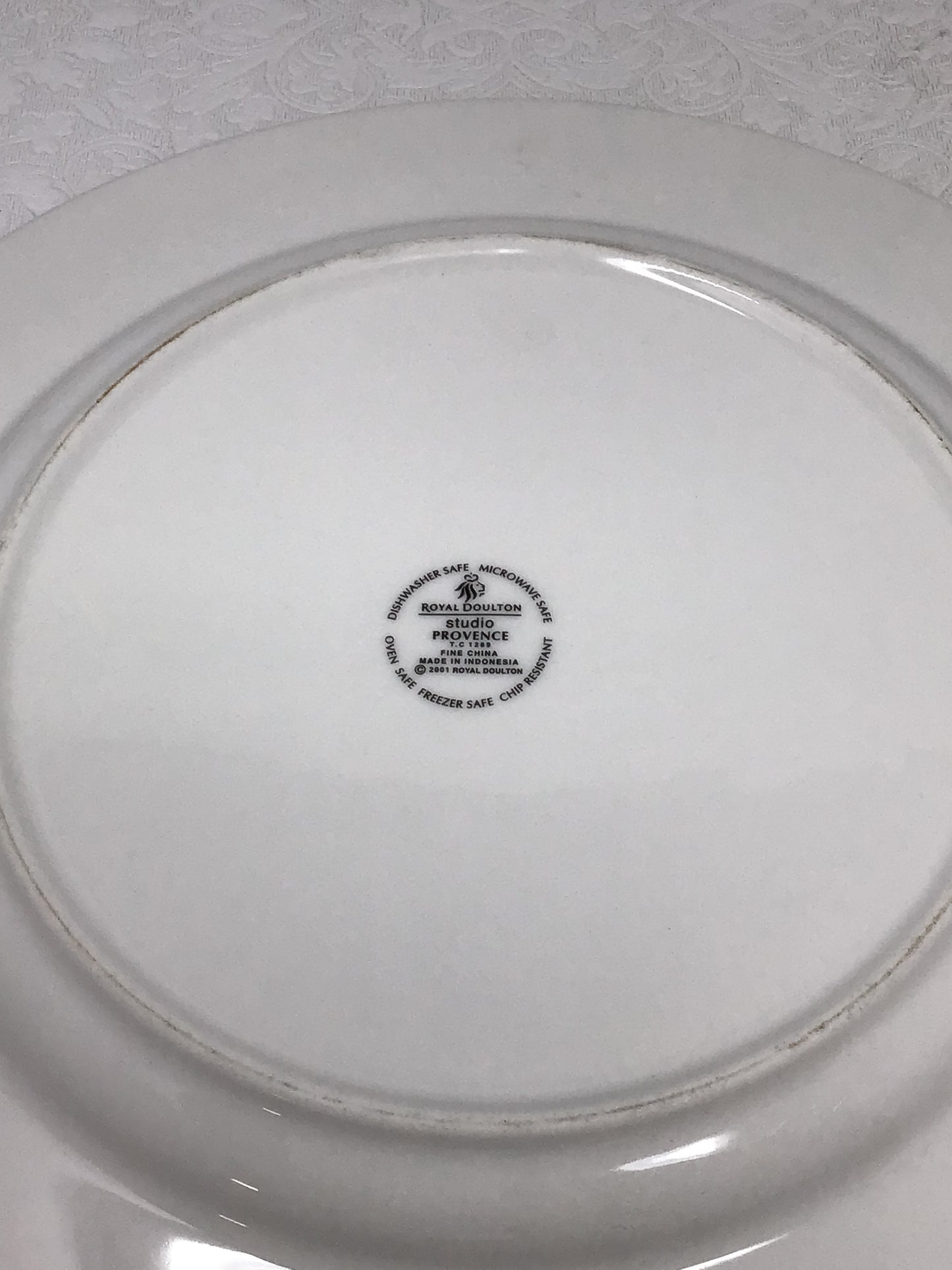 Royal Doulton Provence Noir Plaid Set