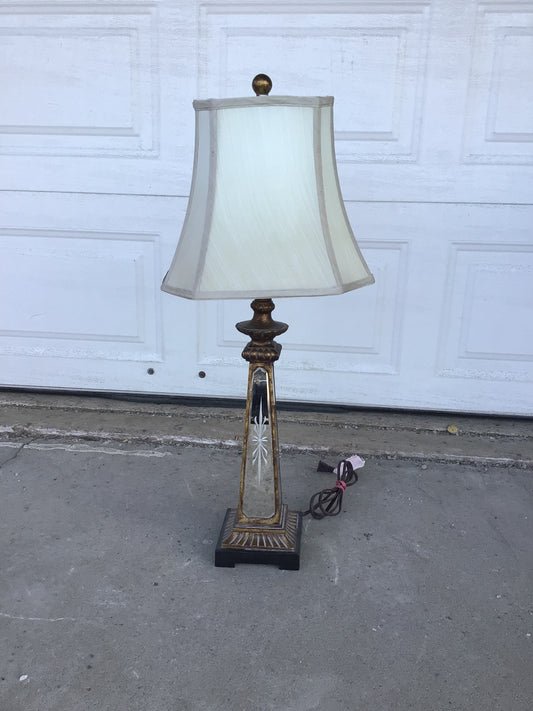 Reflective Obelisk Lamp