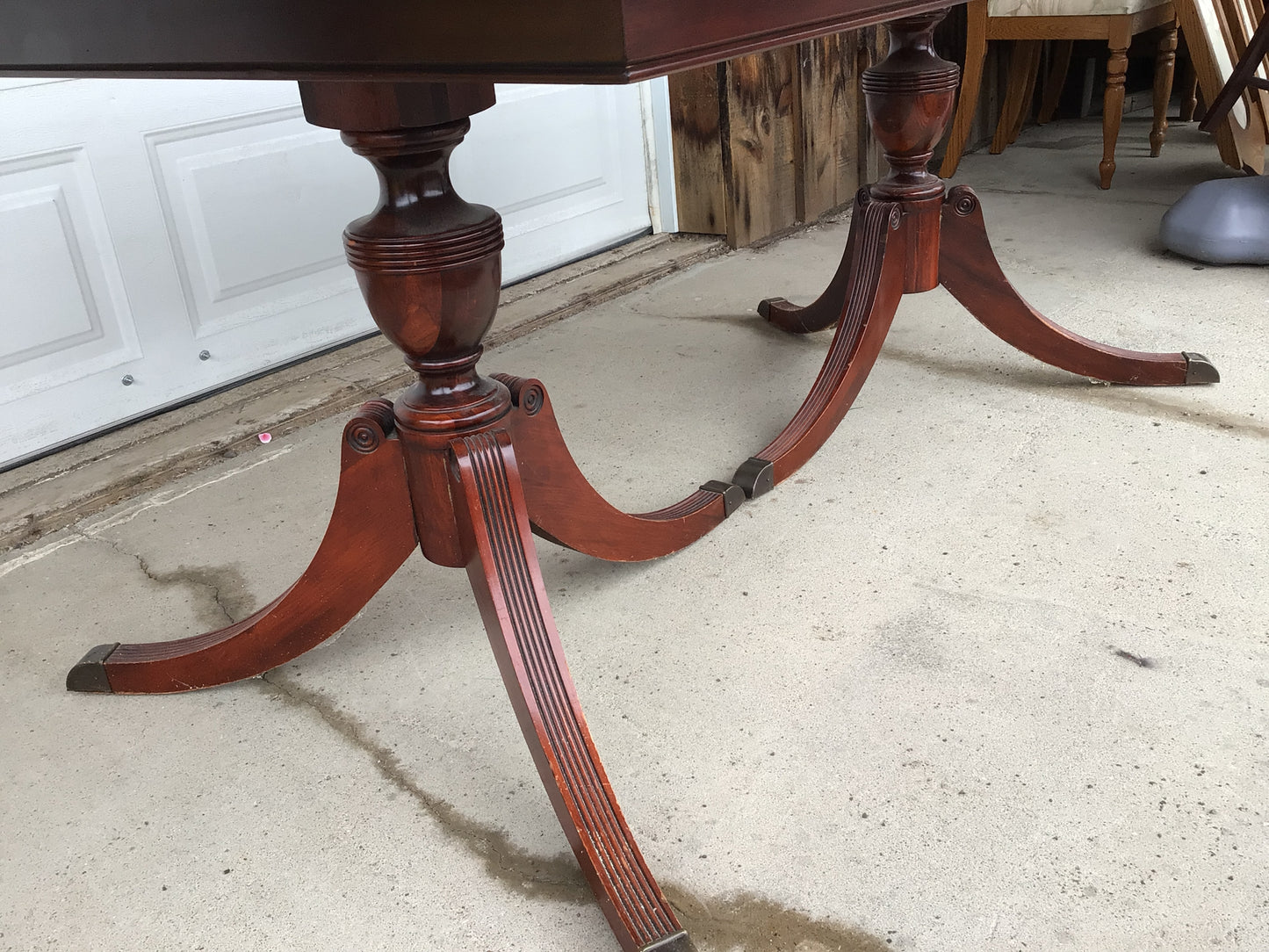 Vintage Duncan Phyfe Style Dinning Table