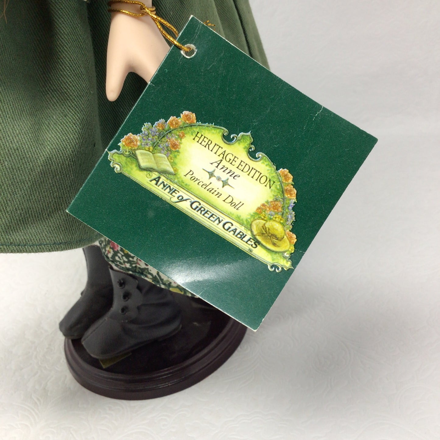 Heritage Tradition Anne of Green Gables Porcelain Doll, Avonlea Traditions Inc.