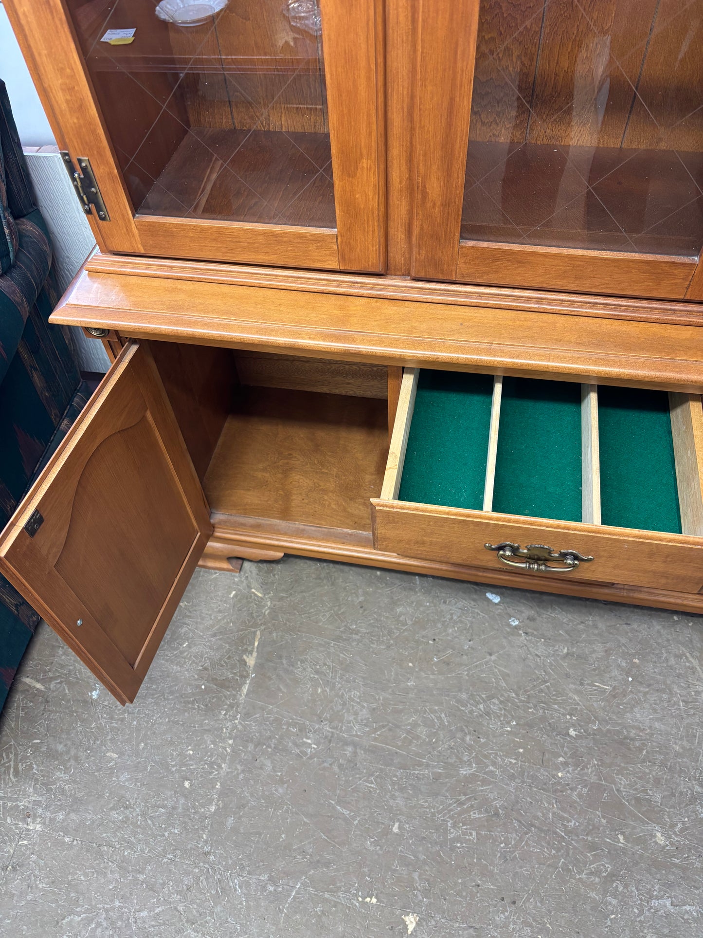 2 Piece Solid Wood China Cabinet