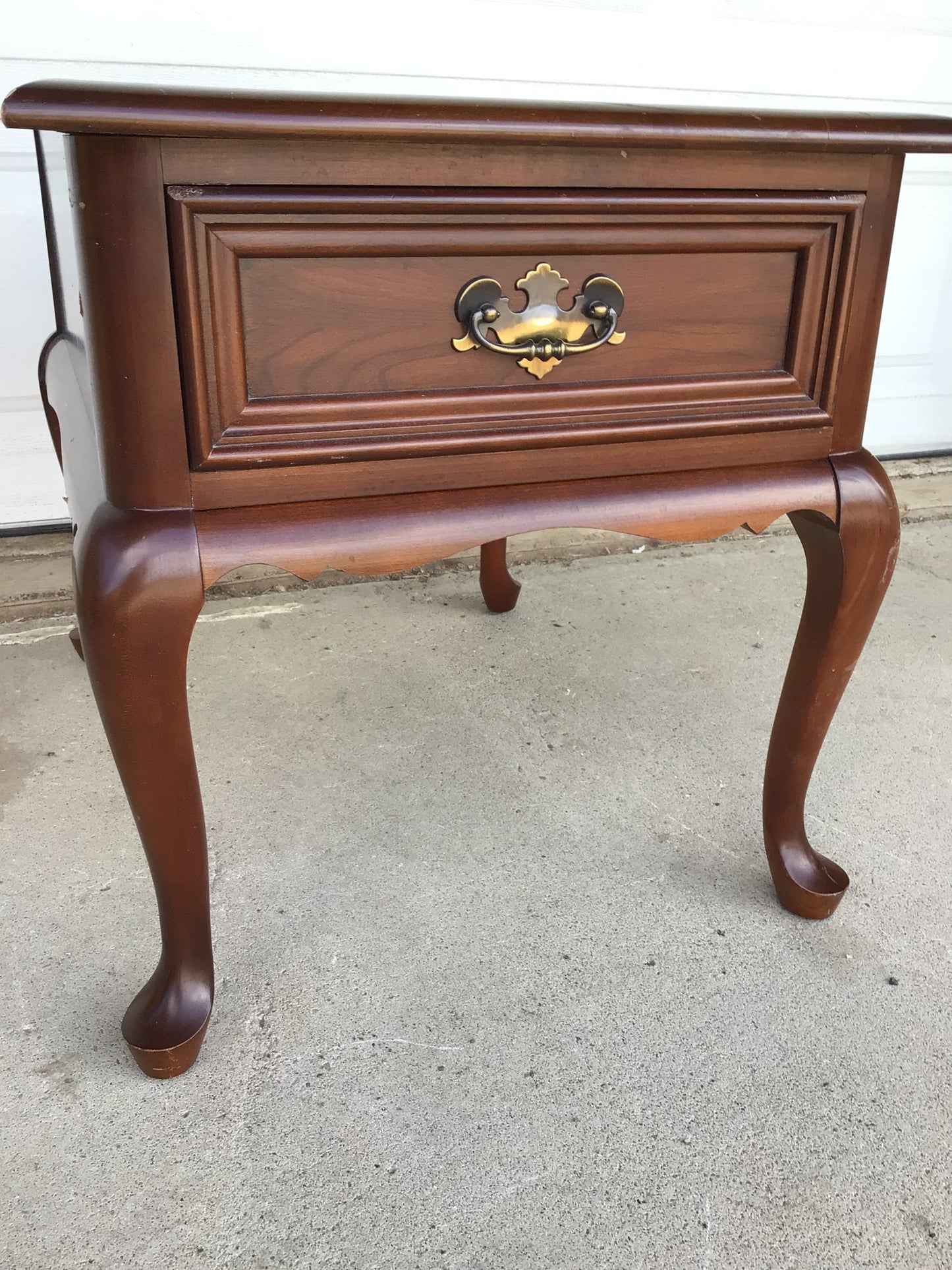 Queen Anne Style End Table