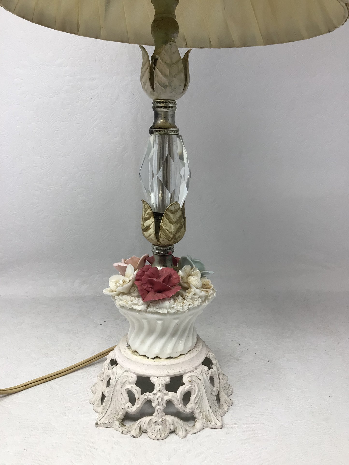 Vintage Style Floral Lamp