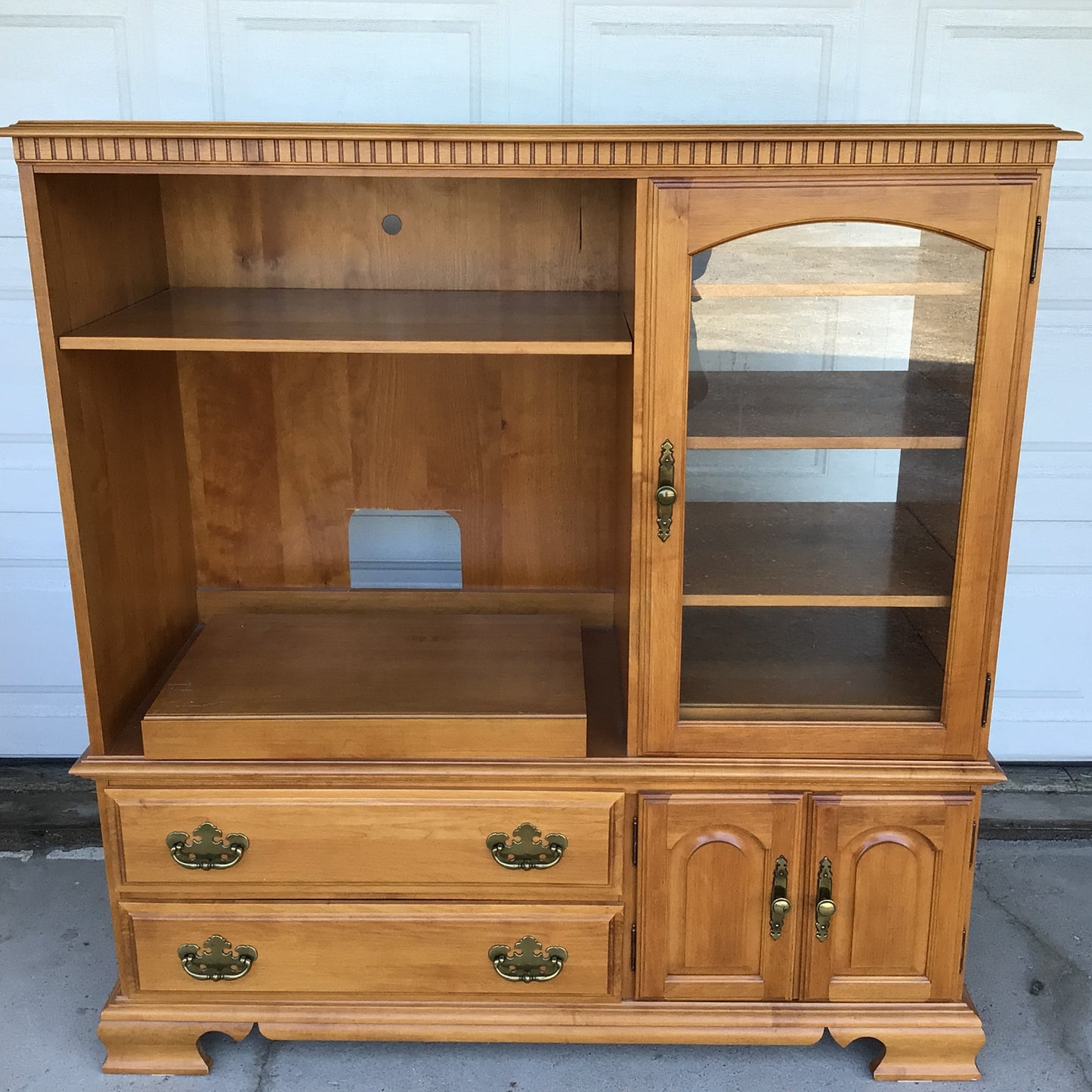 Roxton Entertainment Cabinet