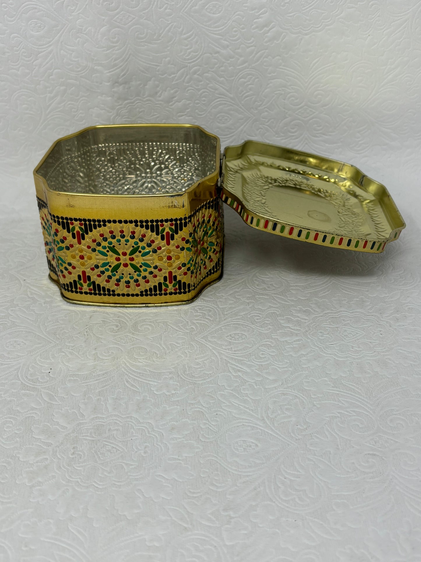 Vintage Horner Textured Metal Rose Candy Tin.