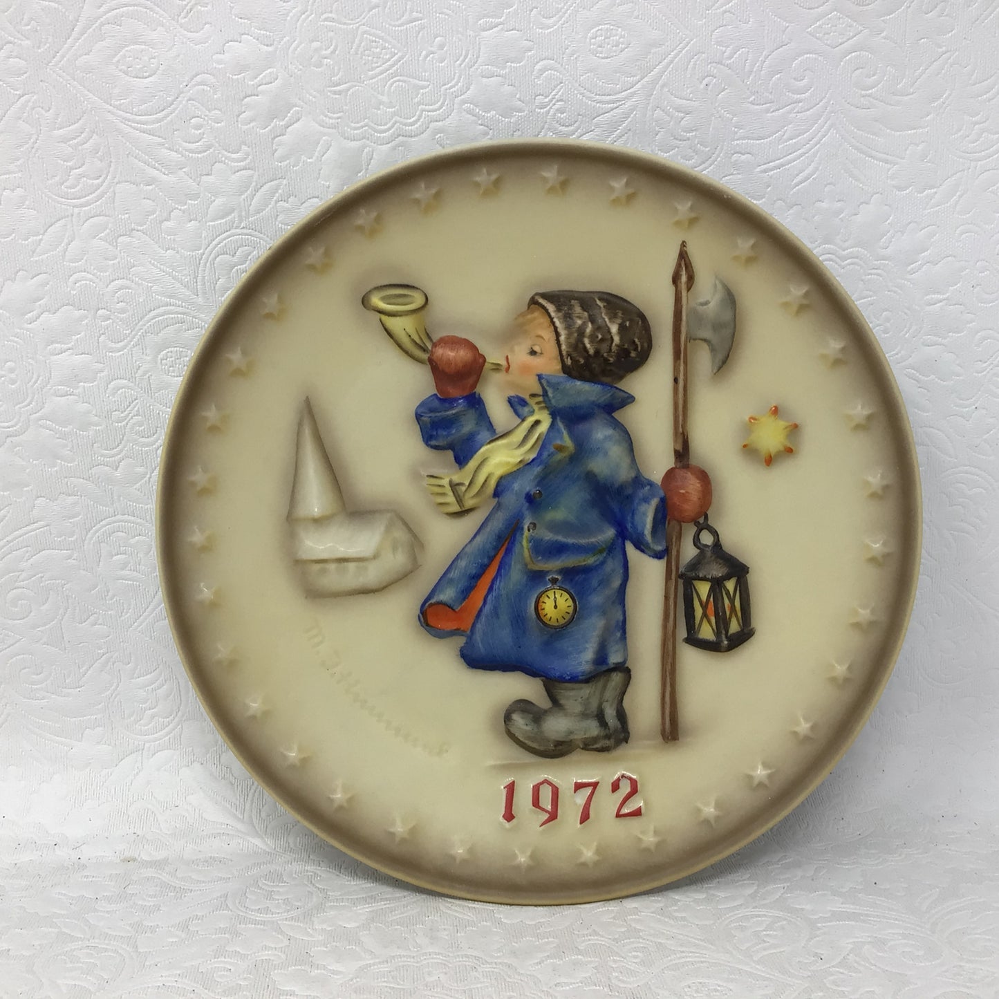 M.J. Hummel 1972 Porcelain Decorative Plate