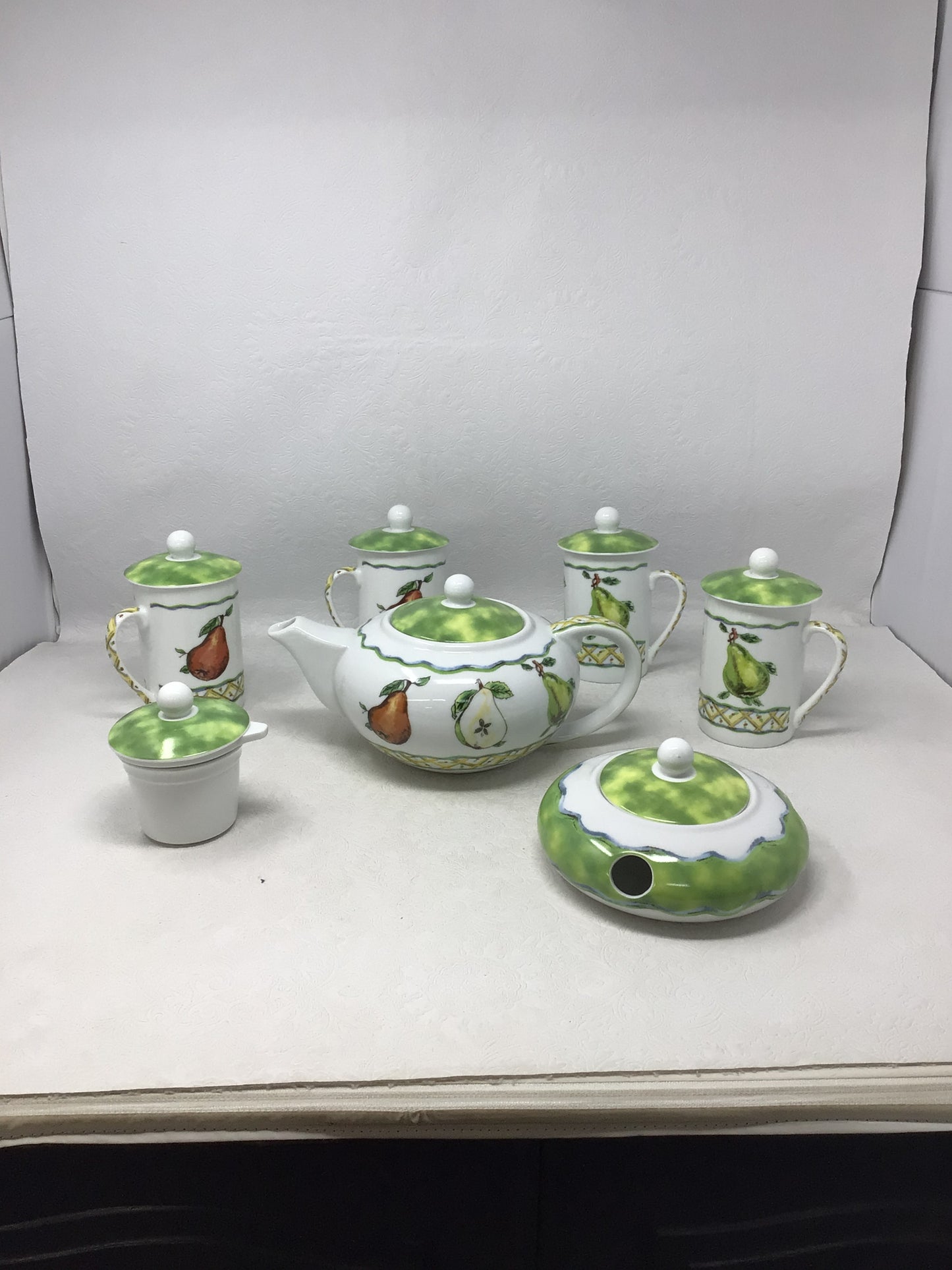Pear Design Tea Set