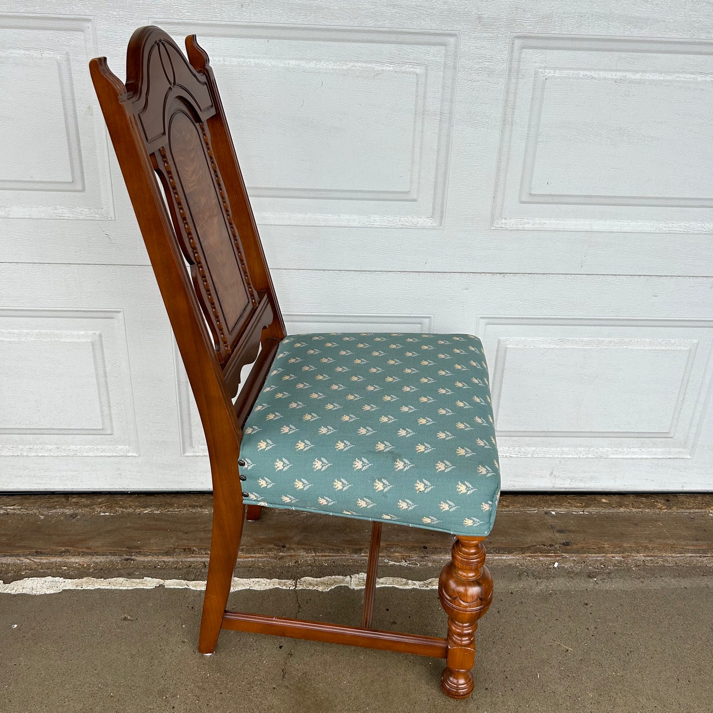 Jacobethan Style Dining Table with 6 Chairs