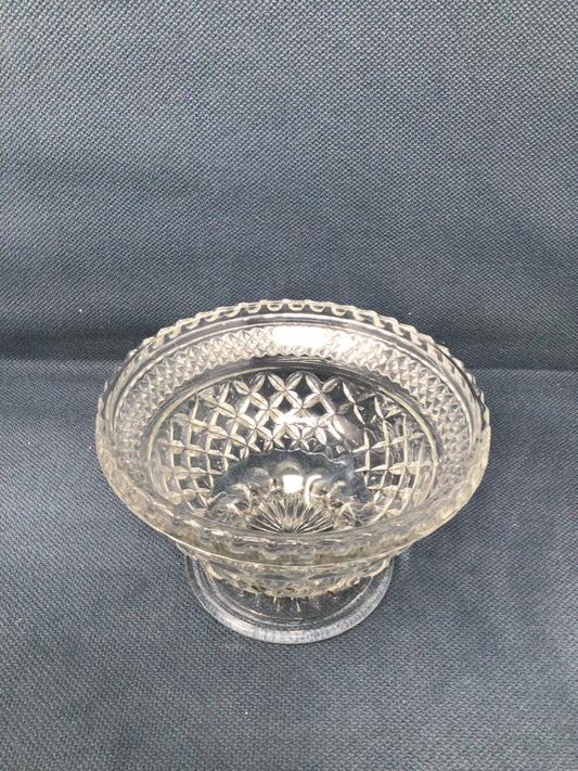 Anchor Hocking Wexford Pattern Footed Bowl