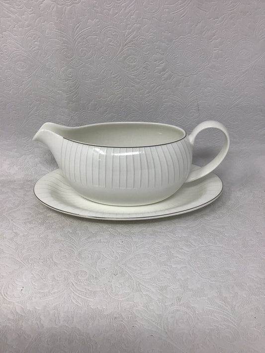 MIKASA Gravy Boat and Tray