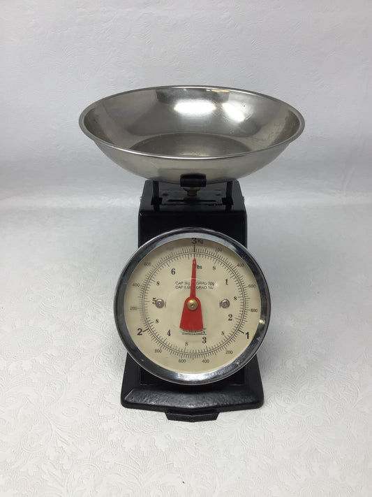 Vintage Mechanical Kitchen Scale