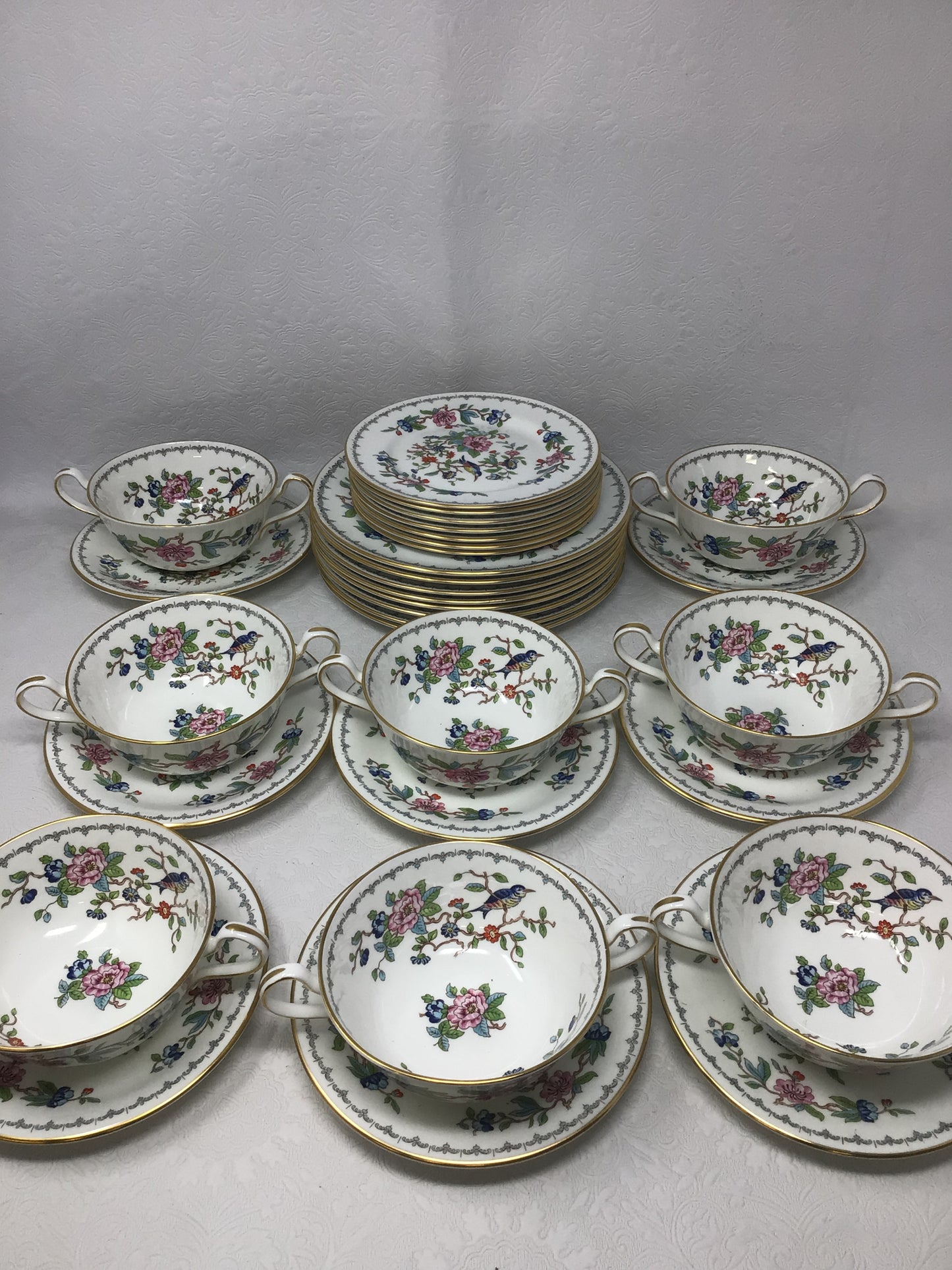 “Pembroke” by Aynsley Dinner Set