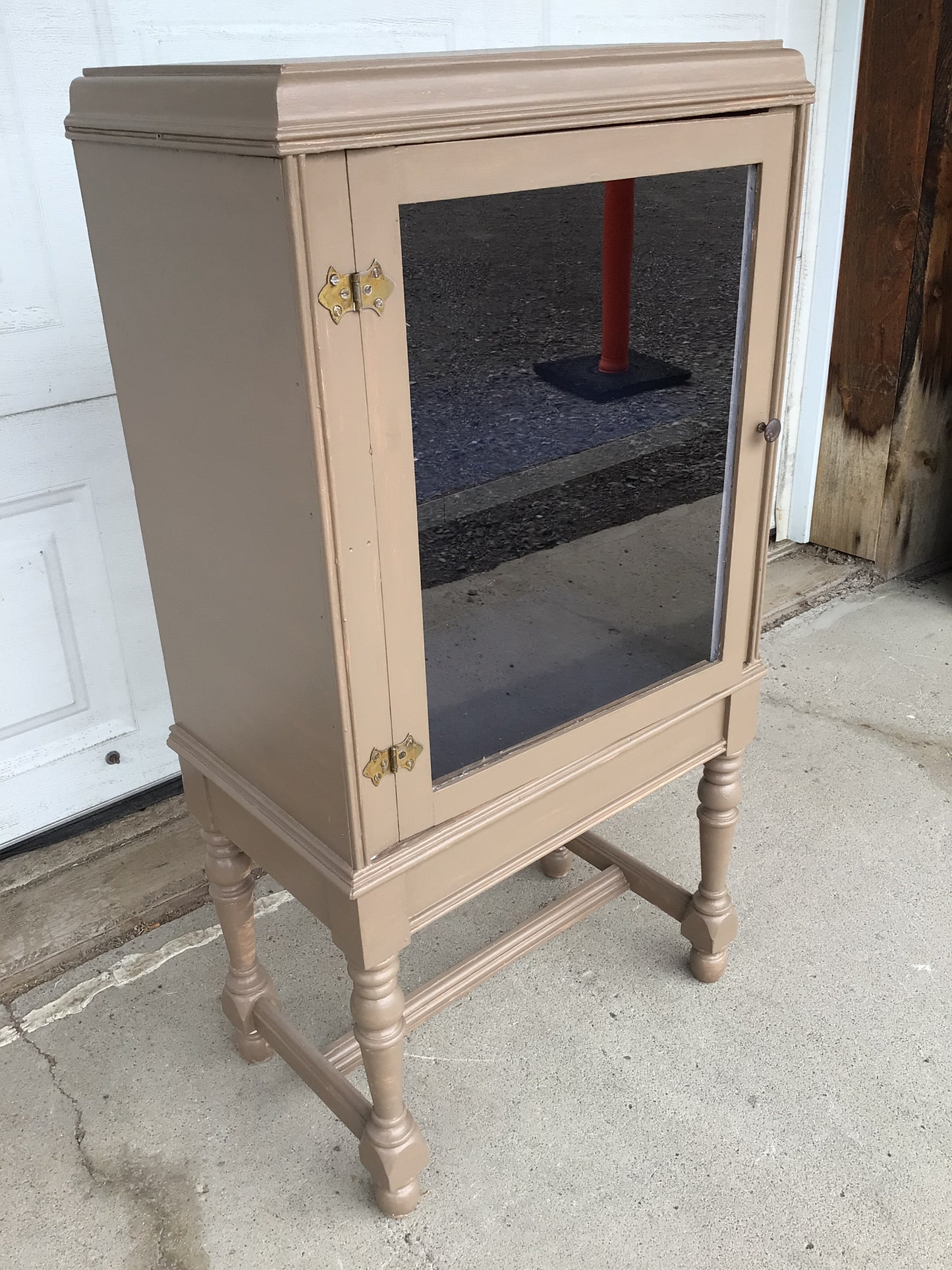 Mocha Brown Modern Standing Cabinet