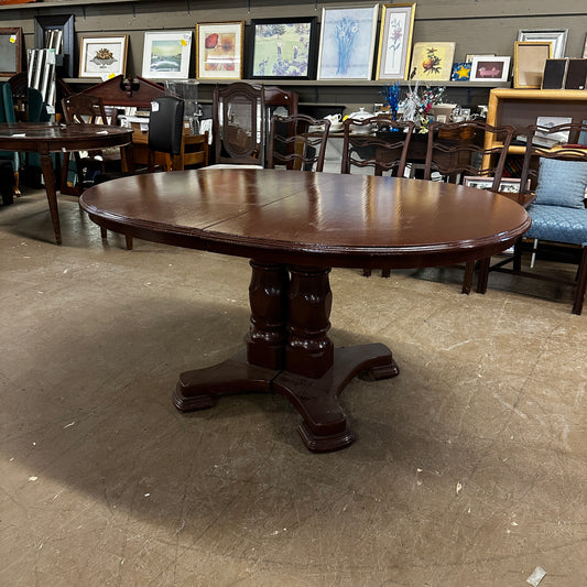 Oval Table with 1 Leaf