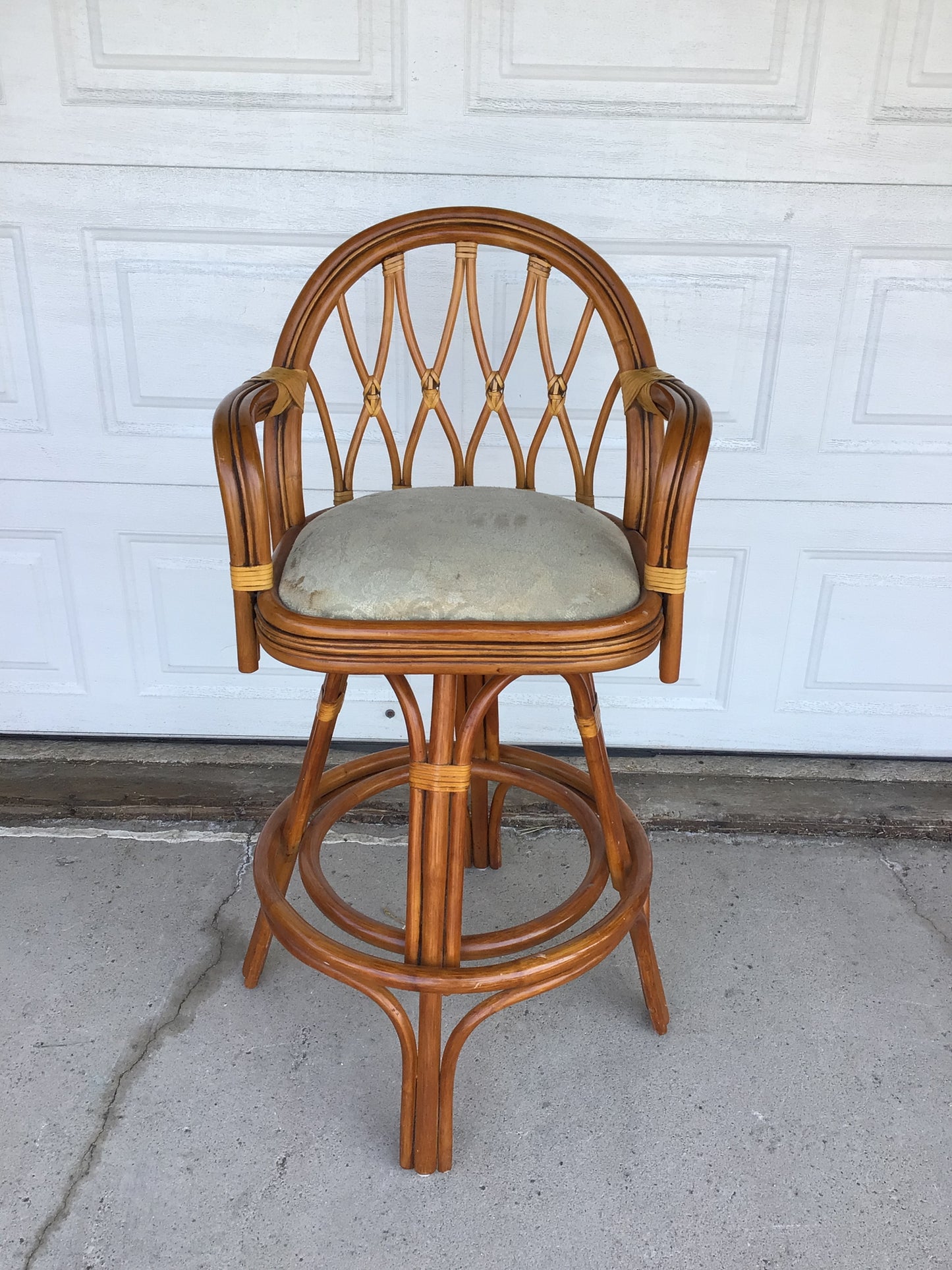 Rattan Swivel Bar Stool