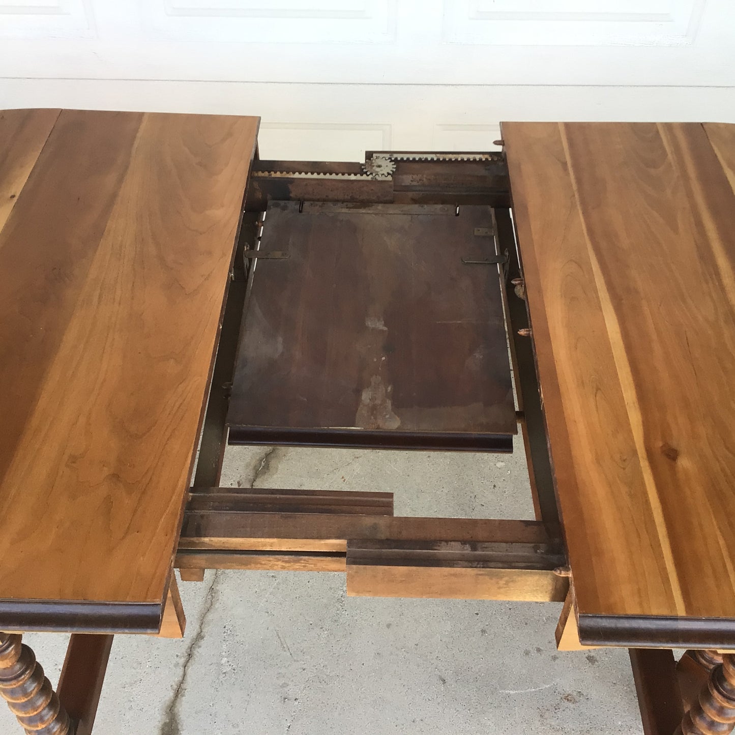 Antique 1920’s Rejuvenated Barley Twist Oak Gateleg Table With Drop Leaf