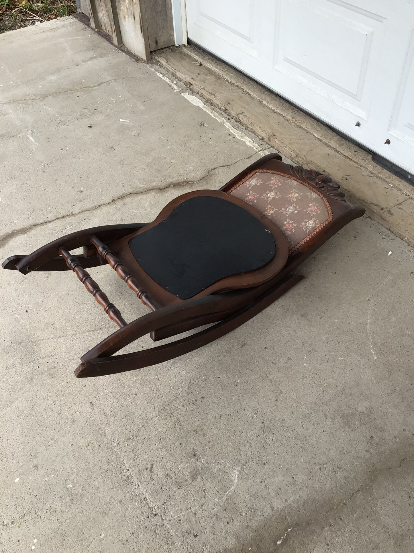 Vintage Foldable Floral Rocking chair