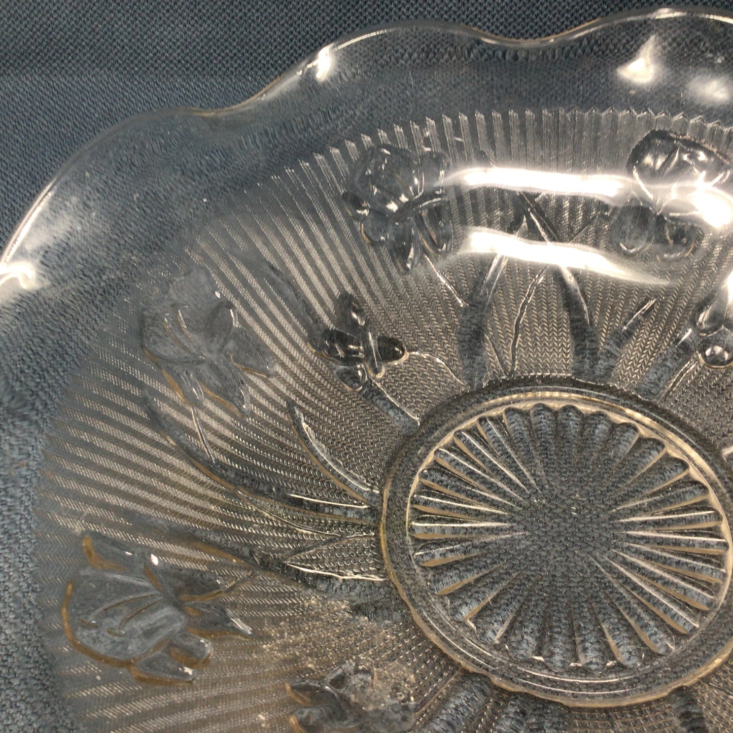 Vintage Jeanette Glass Ruffle Bowl