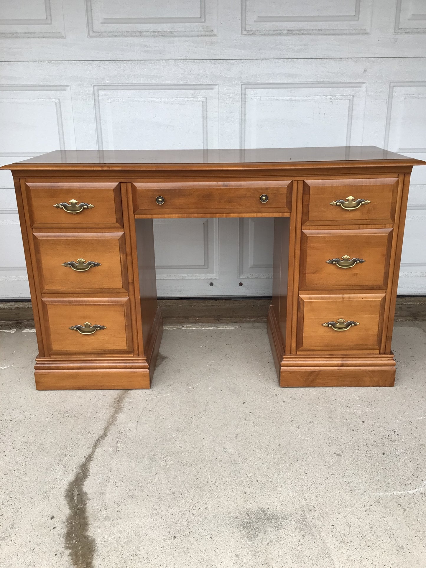 Vilas Desk with 7 Drawers