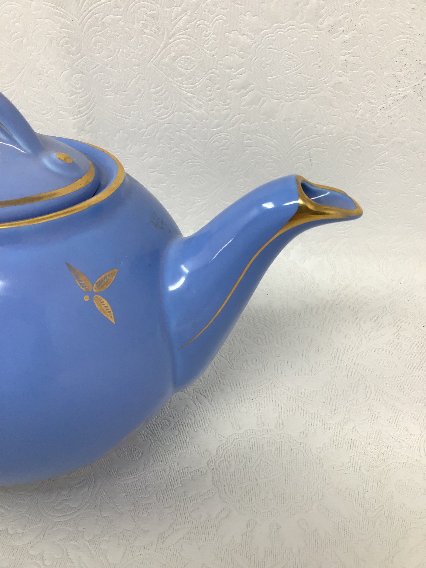 Vintage Hall Periwinkle Hook Cover Teapot