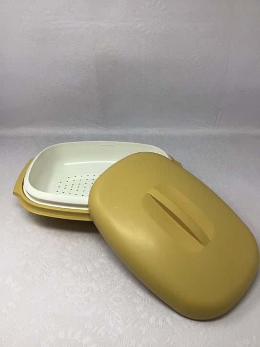 Retro Tupperware Microwave Steamer