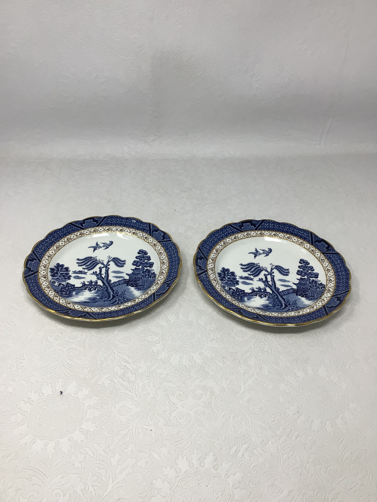 Set of 2 Blue Willow Pattern Plates