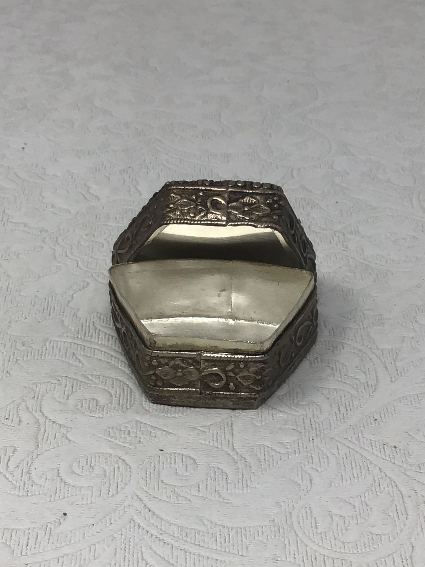 Vintage Chinese Shard Box