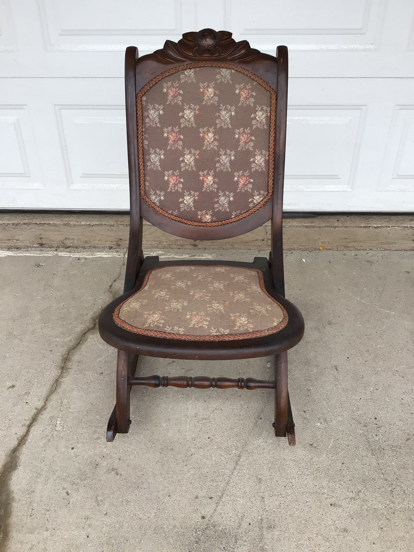Vintage Foldable Floral Rocking chair