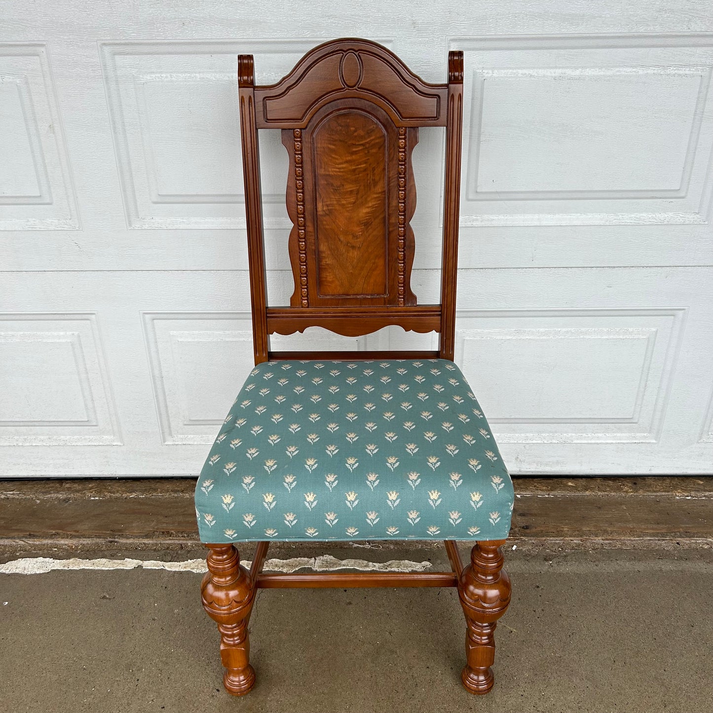 Jacobethan Style Dining Table with 6 Chairs