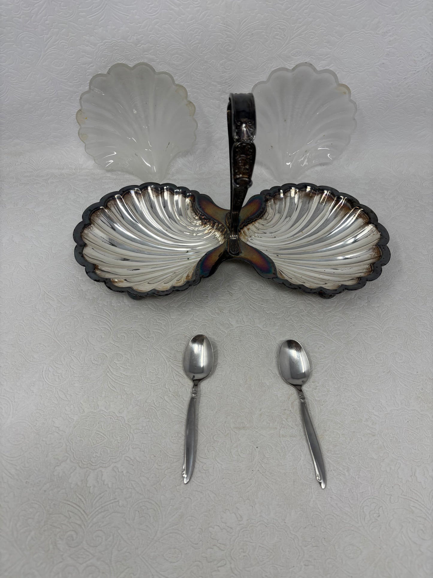 “Beresford Plate” Seashell Dish with 2 Spoons