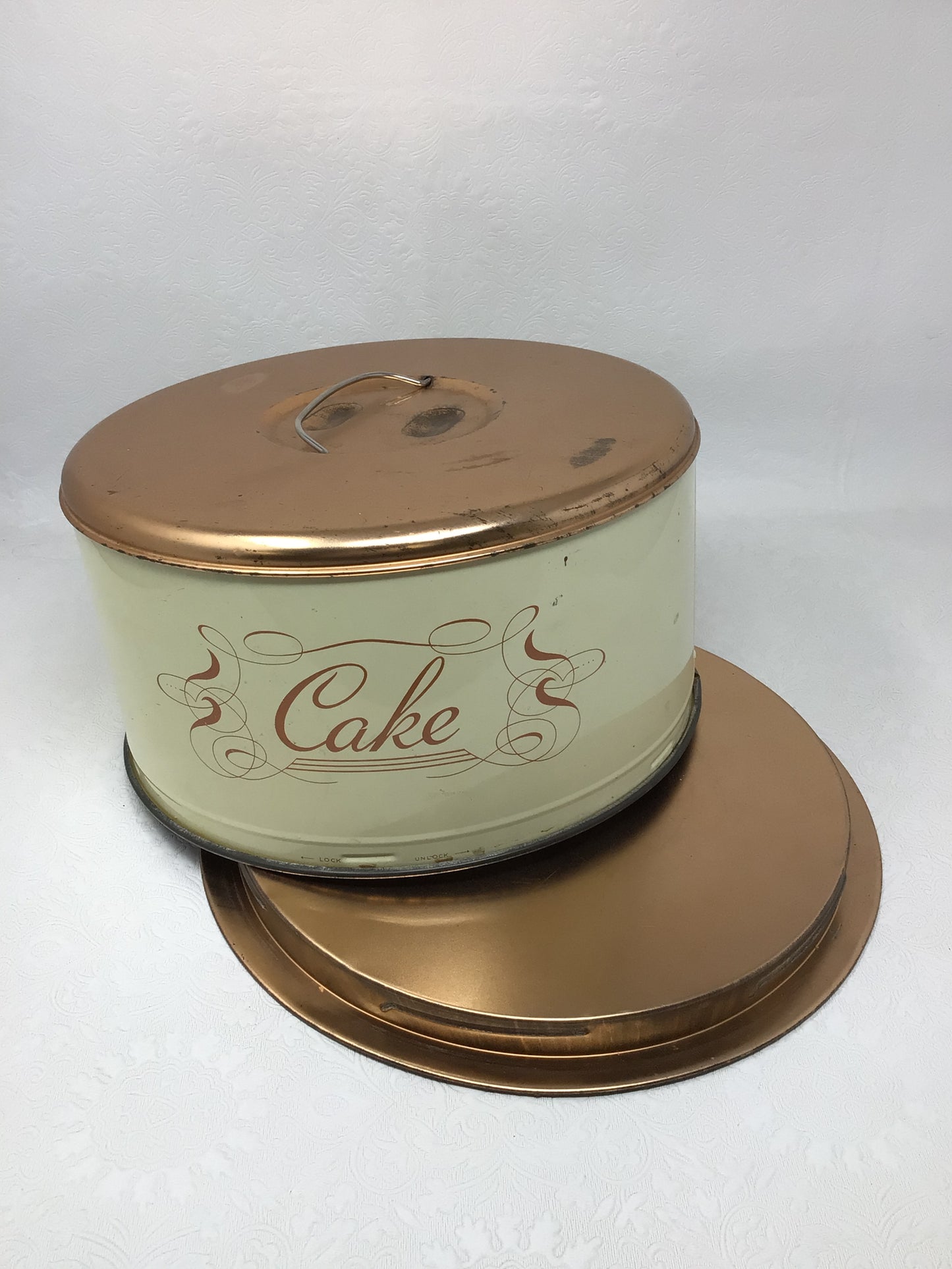 Vintage 1960s Decoware Cake Carrier