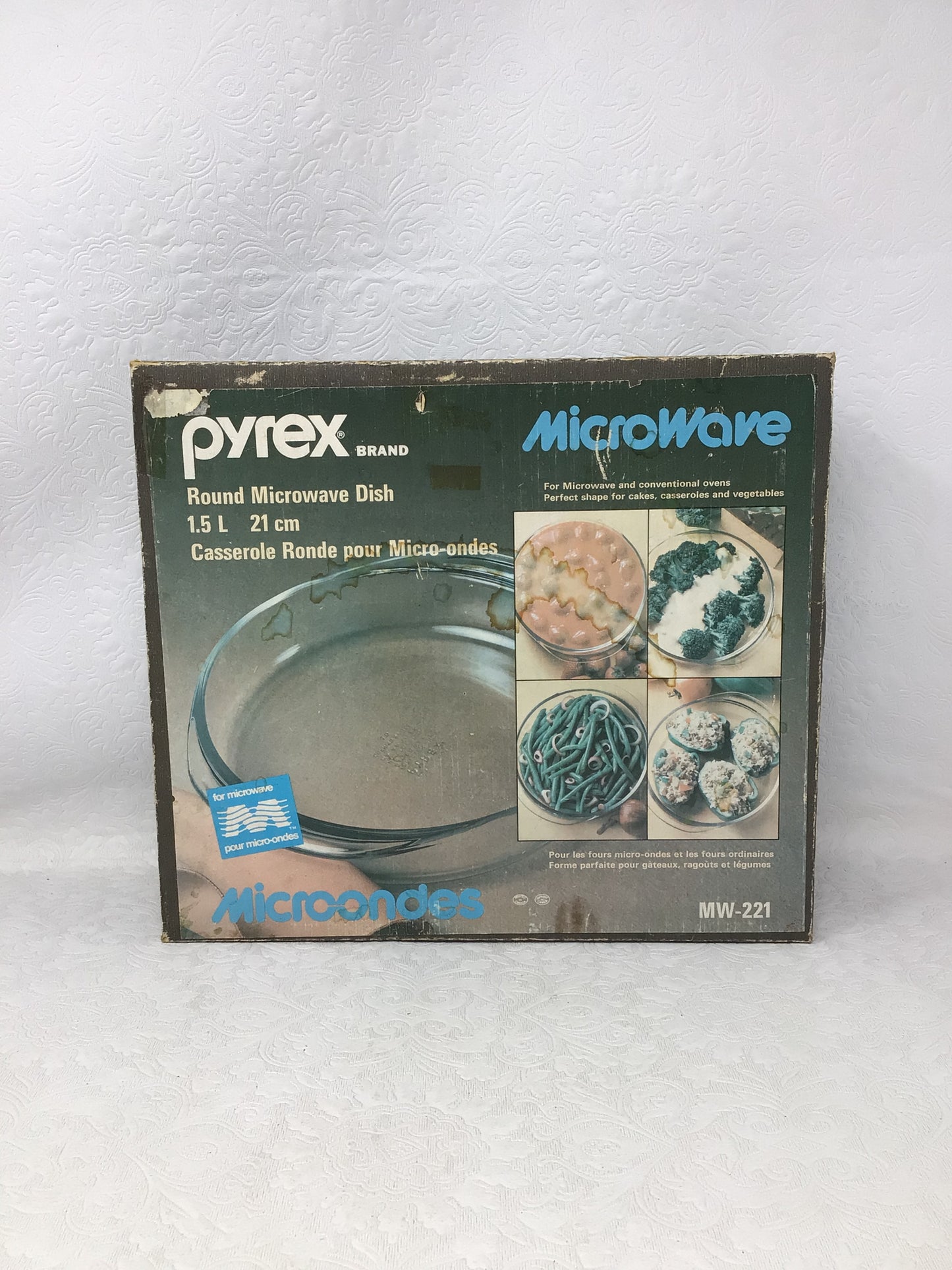 Vintage Pyrex Microwaveable Dish