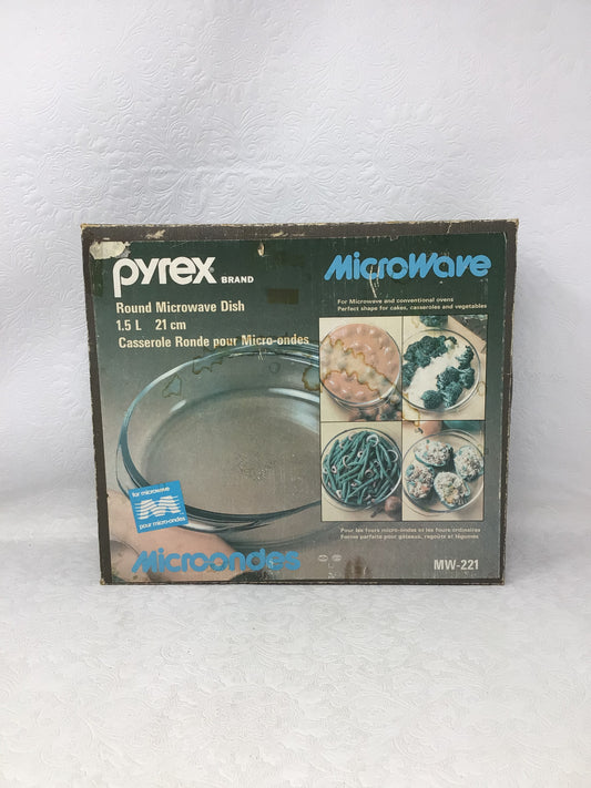 Vintage Pyrex Microwaveable Dish