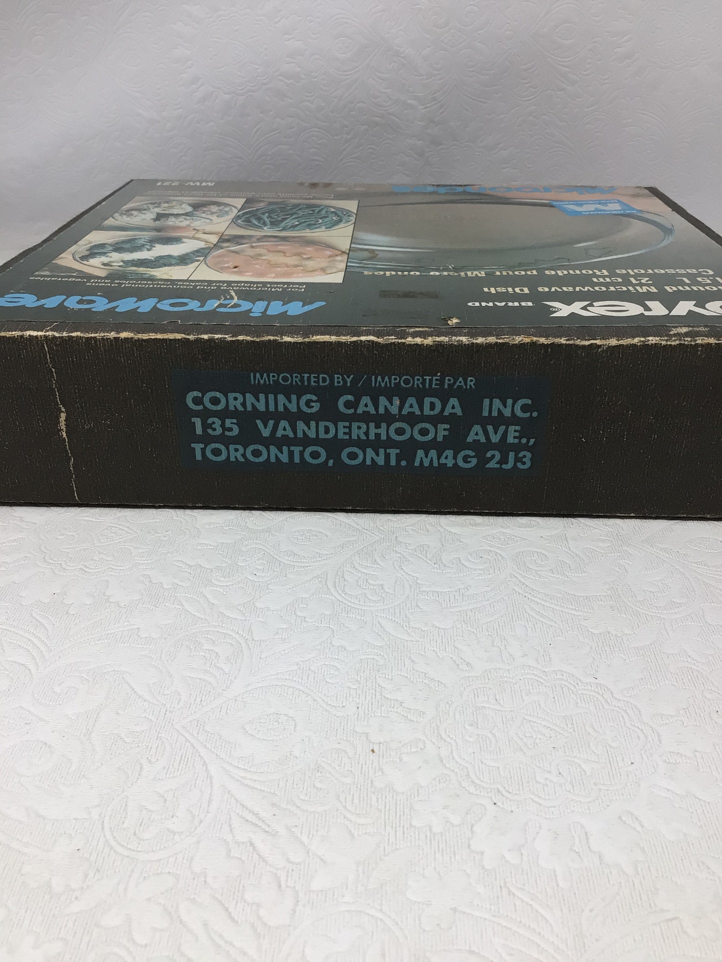 Vintage Pyrex Microwaveable Dish